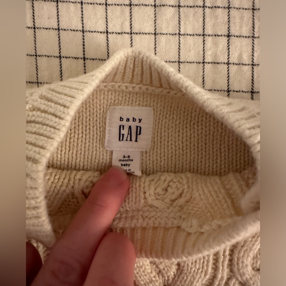 SOLD 🛍️5 for $5! Baby Gap Cream Cable Knit Sweater - Picture 2 of 4